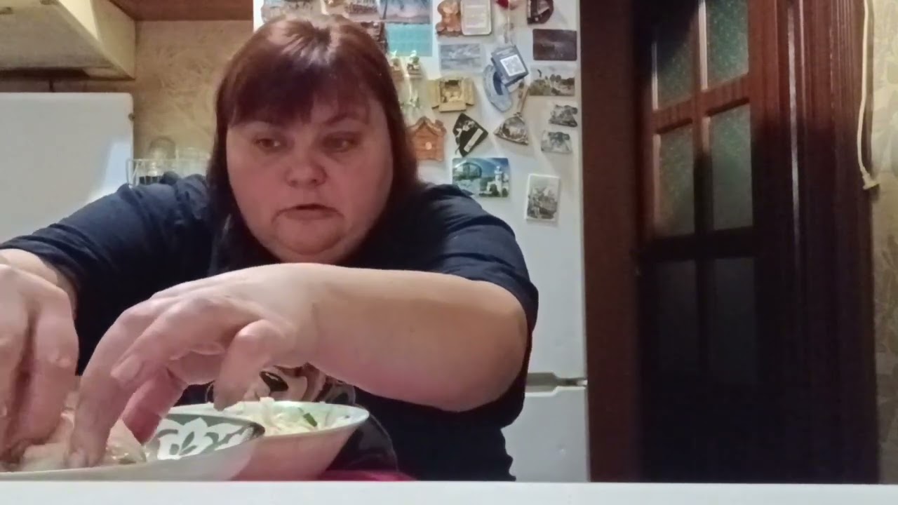 девочки очень сильно проголодалась 😜😜😜