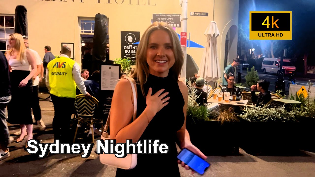 Sydney Nightlife | Walking at night in Sydney CBD