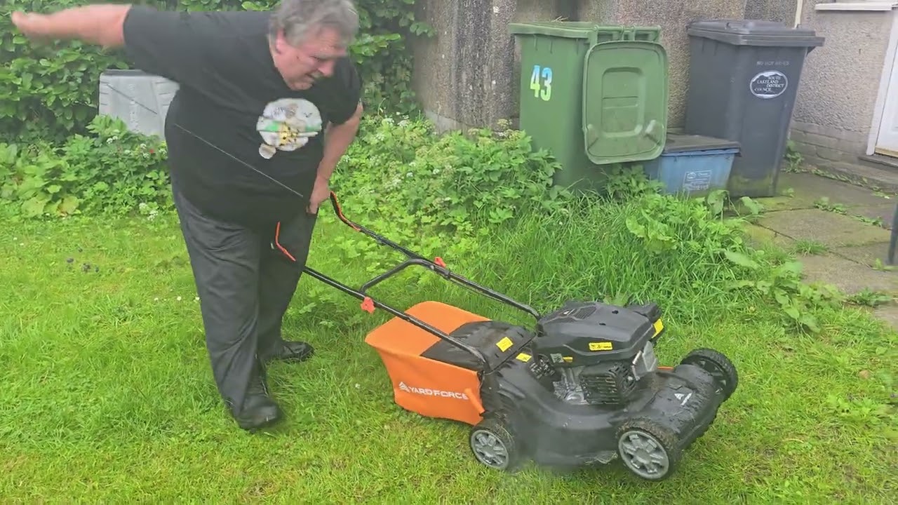 Yard Force Petrol Lawn Mower