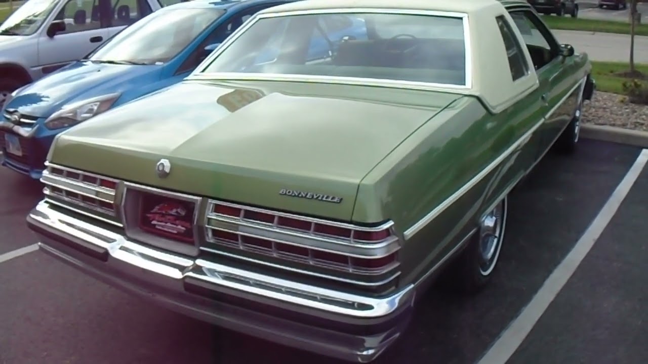 1979 PONTIAC BONNEVILLE BROUGHAM LANDAU - MATCHING VELOUR INTERIOR