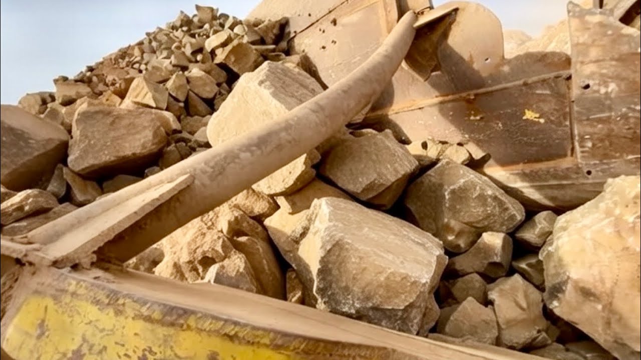 Mind Blowing Crusher Action.Giant Rocks Turn to Gravel.Big Rock crushing.amazing job.#stonecrusher 