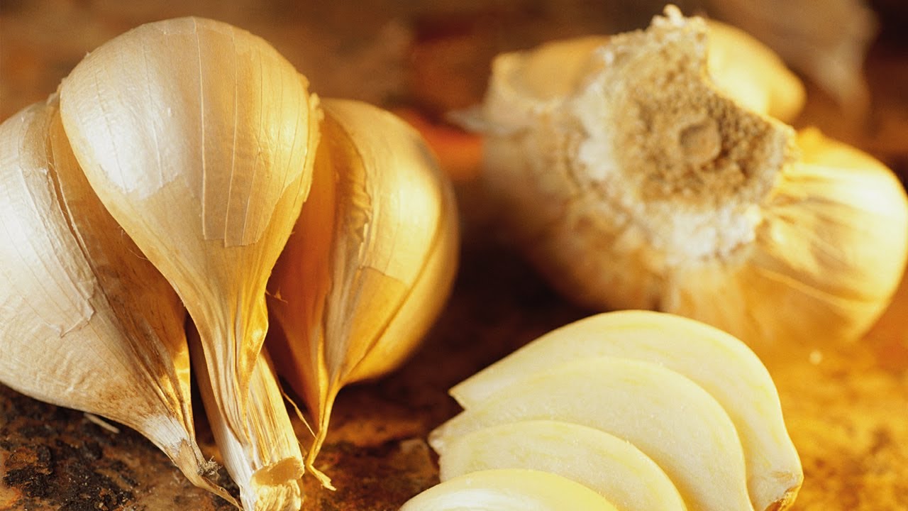 How to Grow Garlic | At Home With P. Allen Smith