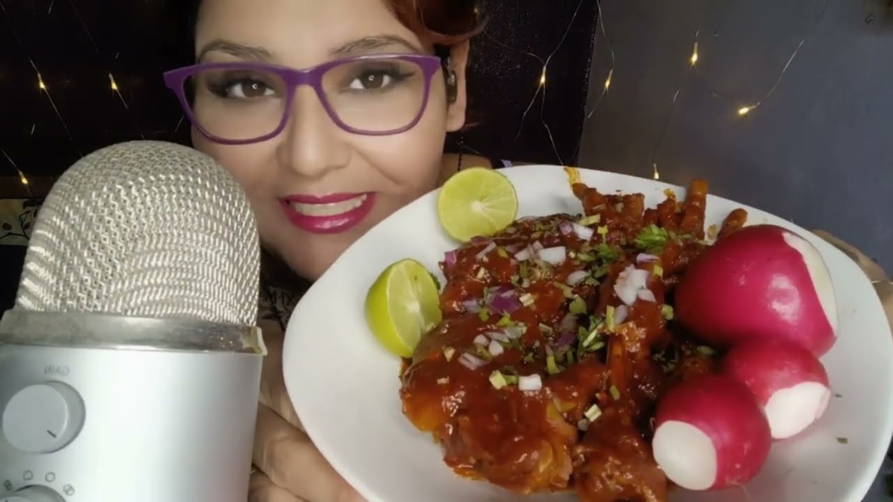 ASMR Comiendo patitas de cerdo y de pollo en adobo #asmr #mukbang #comida #food 