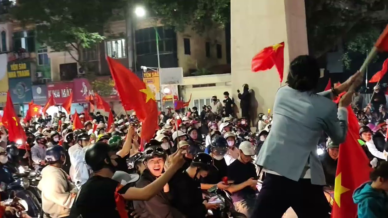 Ăn mừng chiến thắng của tuyển Việt Nam 