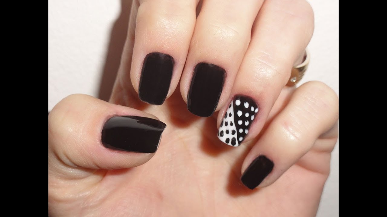 Unha Preta e Branca Pontilhada - Dotted Black and White Nail