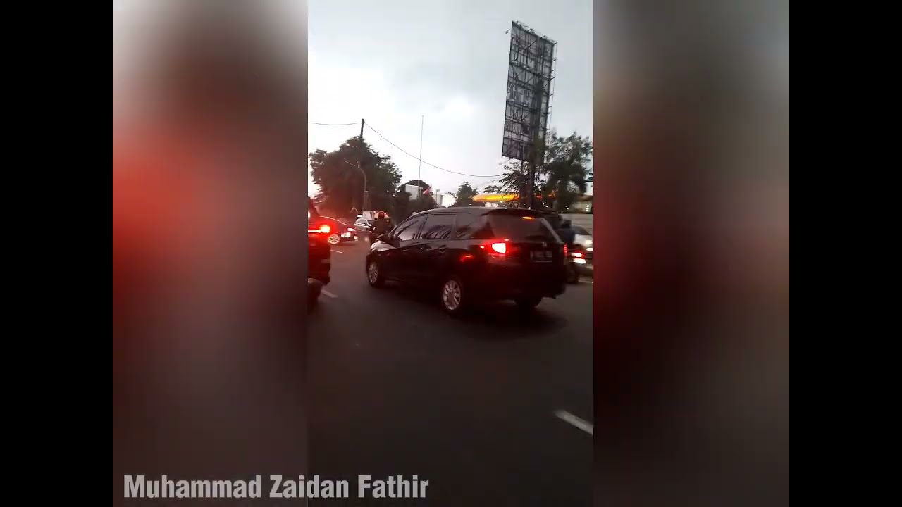 ~ Dimana mana cuaca mendung ~ Pas di hari selasa mulai awan gelap keburu guntur jalan lalulintas 😢🌩