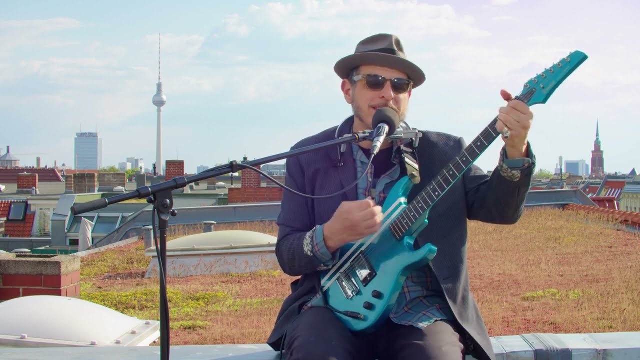 Vic Ruggiero - Parking Lot (Berlin Rooftop Session)