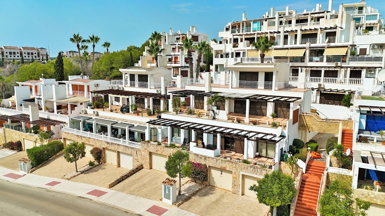 Rare Golf-Front Apartment in Las Ramblas | Huge Terrace & Garage | 295,000€