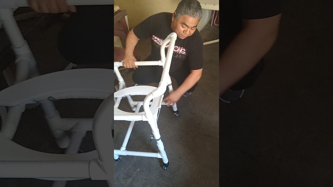 Silla de ruedas con tubos de  PVC