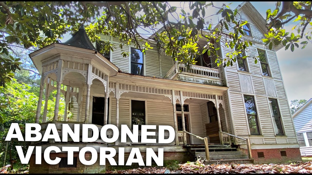 House Tour: We bought This Abandoned Victorian for $18,000
