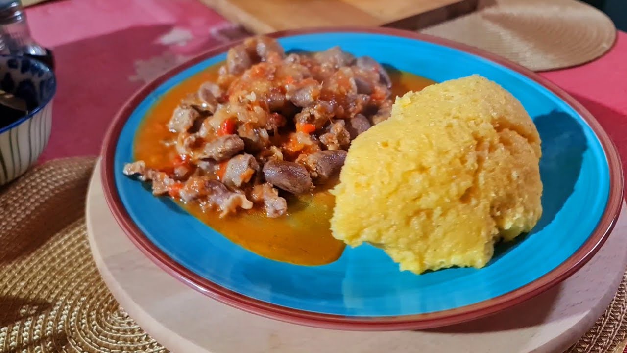 Am pregătit o tocăniță gustoasă din pipote și inimi de pui!