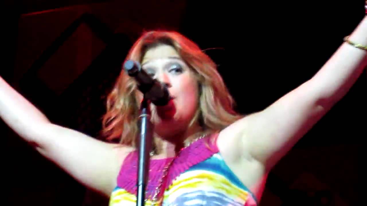 Kelly Clarkson 