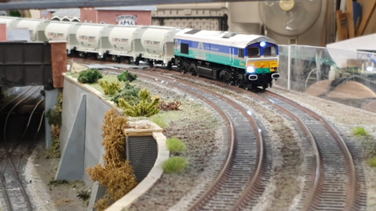 Milton Keynes Model Railway Society 'Barton Crossing' 00 Gauge Running Session, 16/06/25