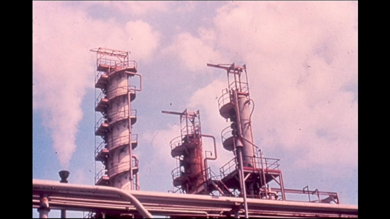 Crude Distillation Tower | Distillation Tower Working | Distillation Internal Parts and Maintenance