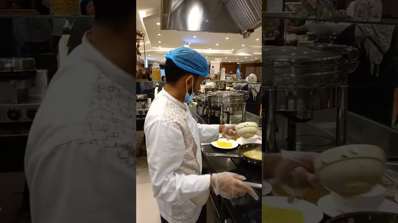 Live omelette station for our Umrah group guests..
