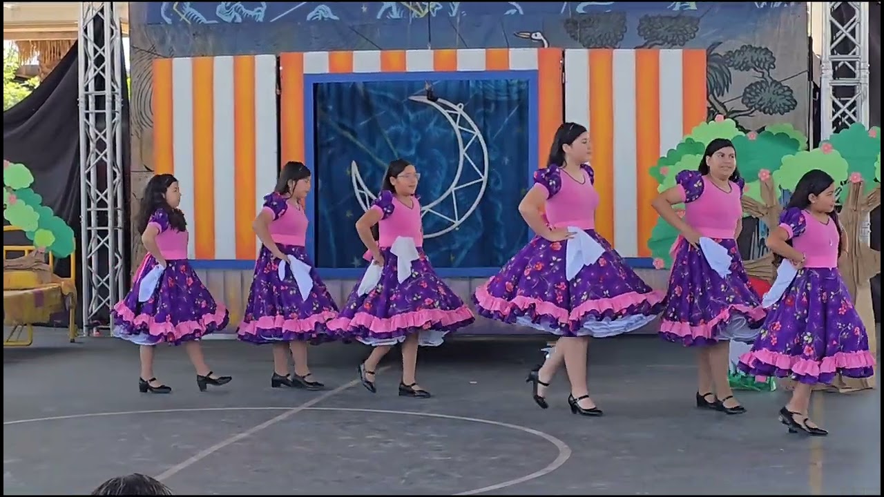 Taller de Cueca en Fiesta de la Familia.