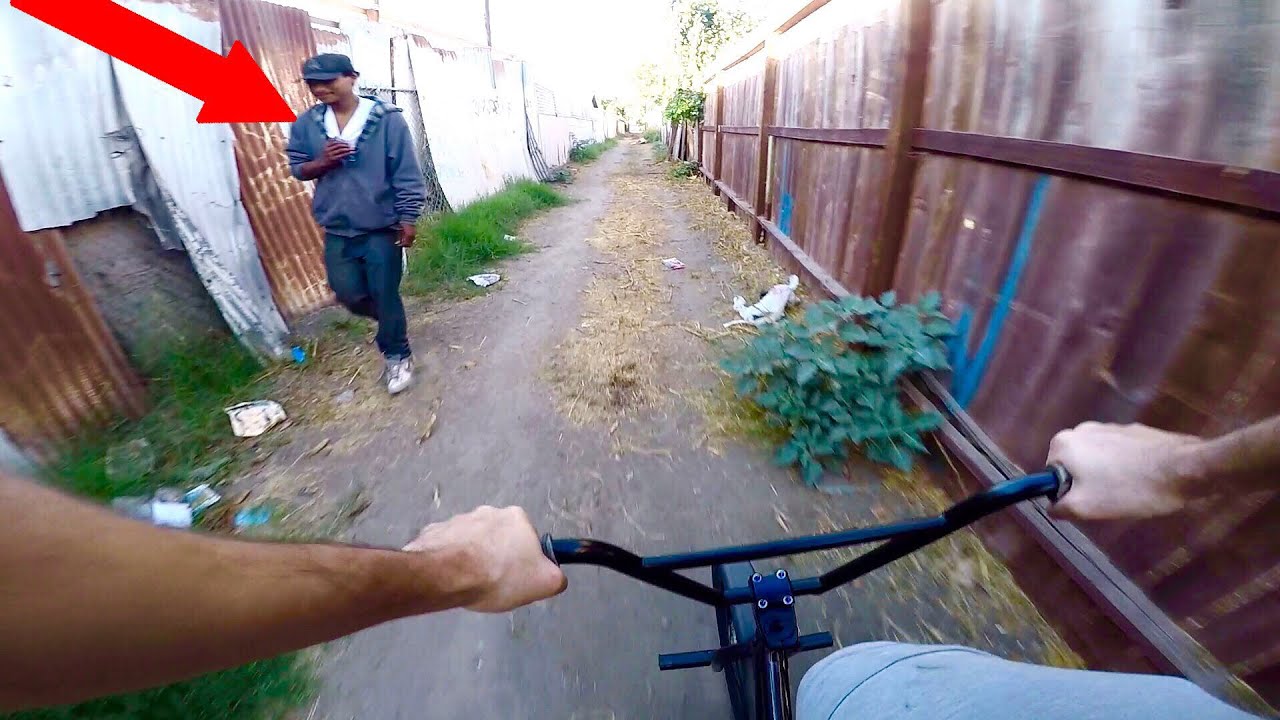 RIDING BMX IN COMPTON GANG ZONES 2 (BMX IN THE HOOD)