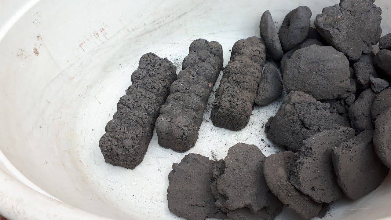 ASMR:crispy powdery pure charcoal crumbling in bucjet and pot/long sifting,dust play/satisfying
