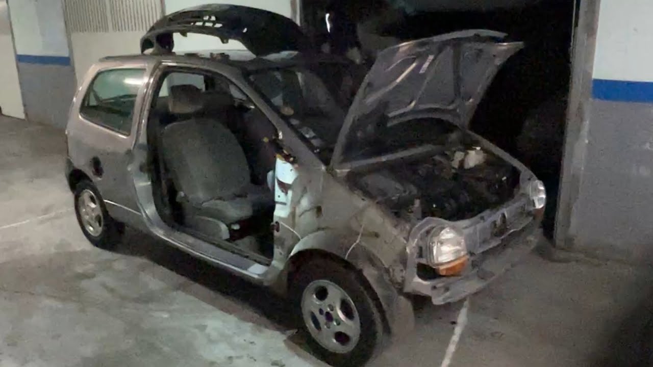 Changer une porte avant de TWINGO