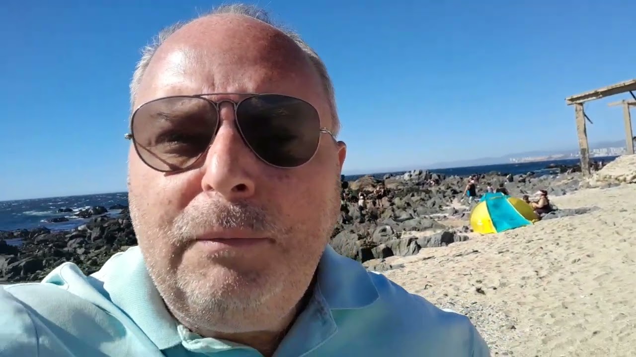 Que conocer en Valparaiso: Playas  Carvallo y Torpederas en el bordemar de avenida Altamirano, 2026.