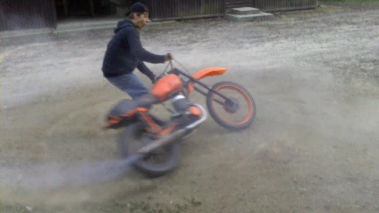 ČZ 175 Hard enduro extreme stunts