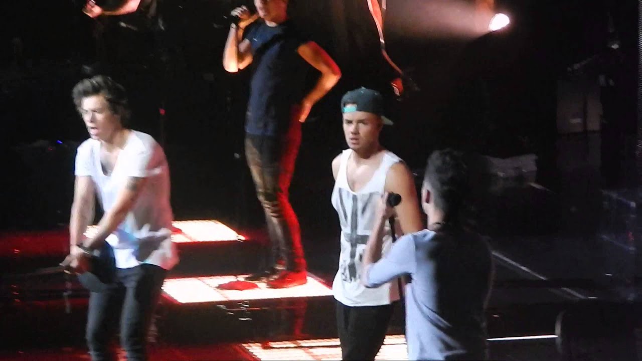 One Direction - Philadelphia 2013 - Rock Me