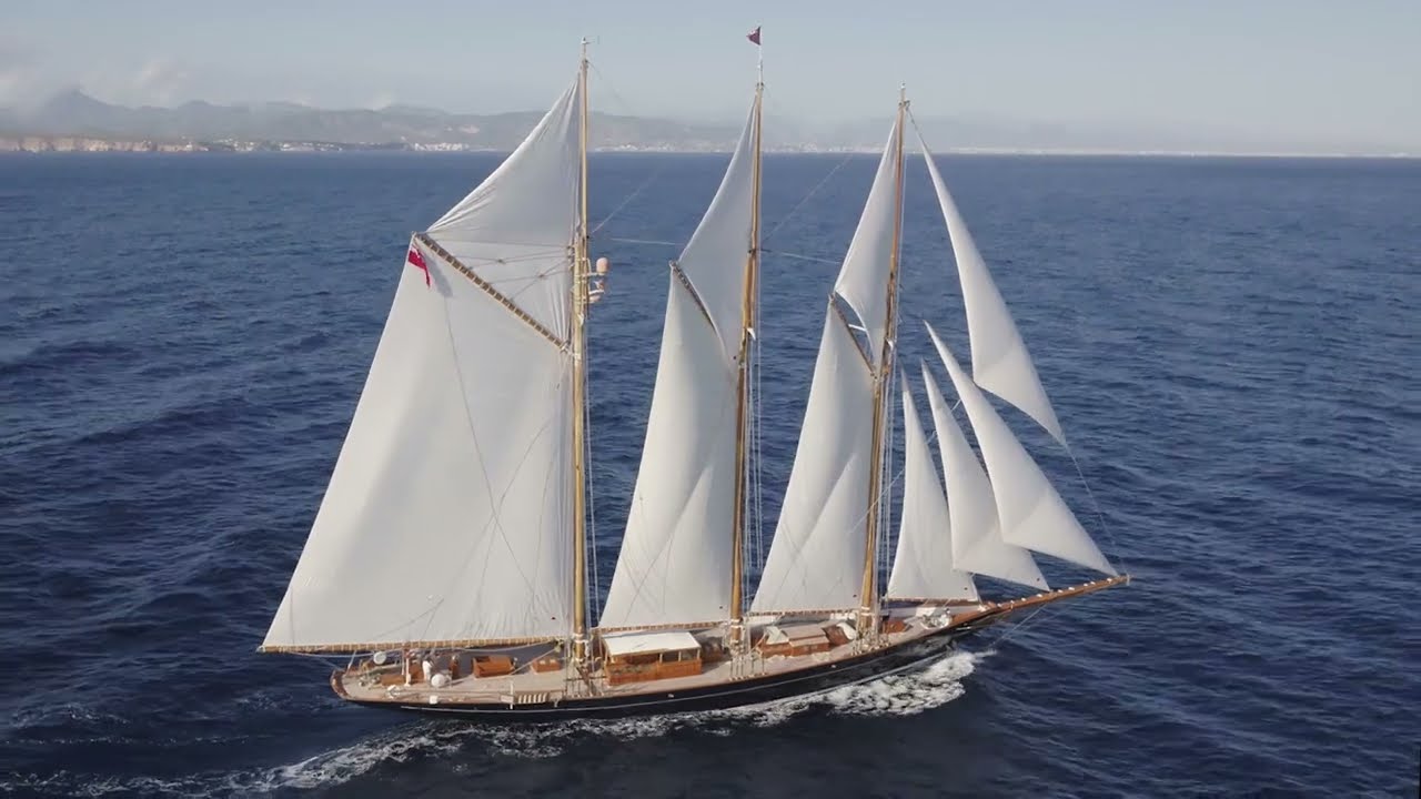 SHENANDOAH OF SARK - VINTAGE CLASSIC SAILING YACHT BLENDS SUPER YACHT LUXURY EXPERIENCE