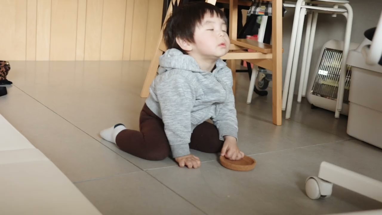 [1歳5ヶ月]すわったまま🤭