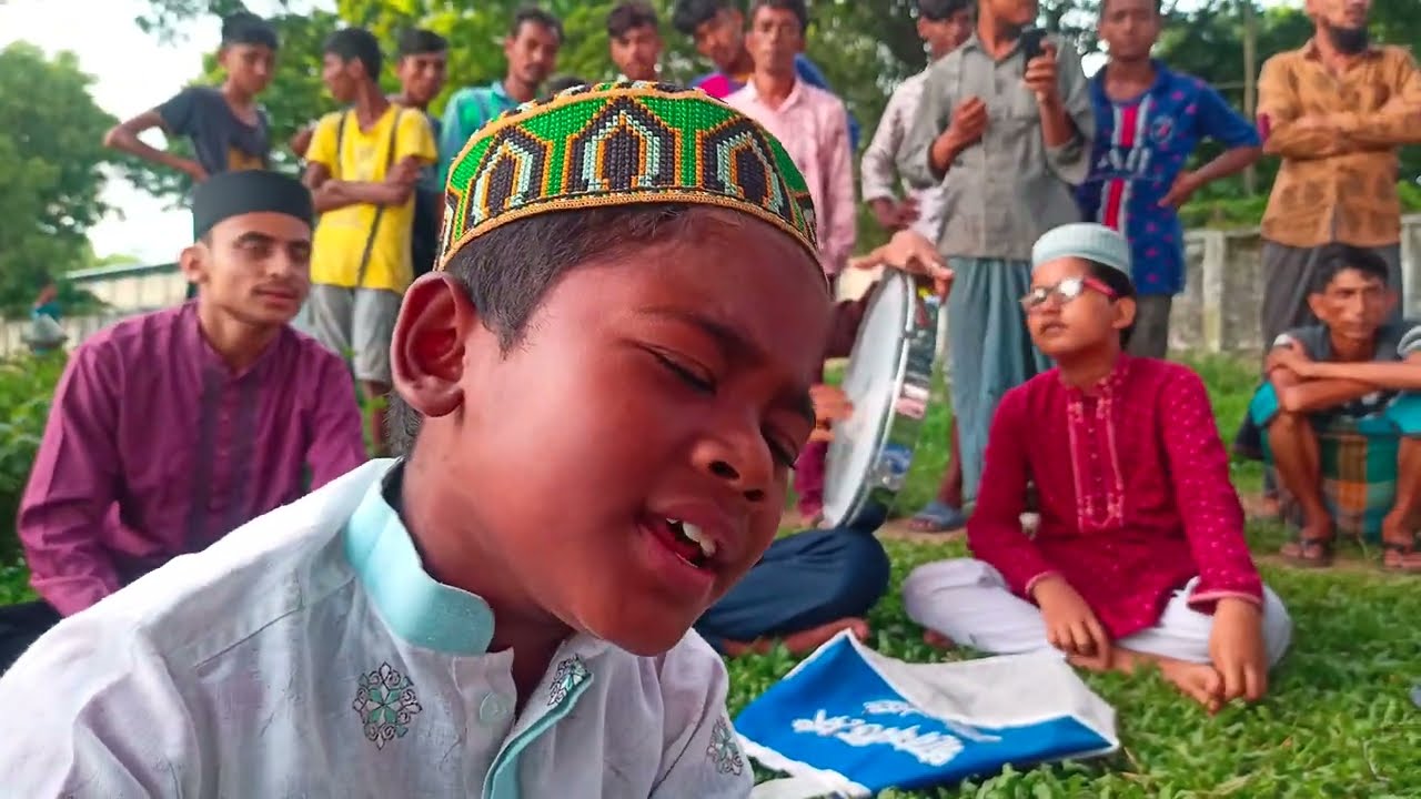 দফ বাজিয়ে শিশুশিল্পী মেহরাজের কন্ঠে আমার মনের ঘরেতে রেখেছি যারে | Al-Madani Forum naat with duff