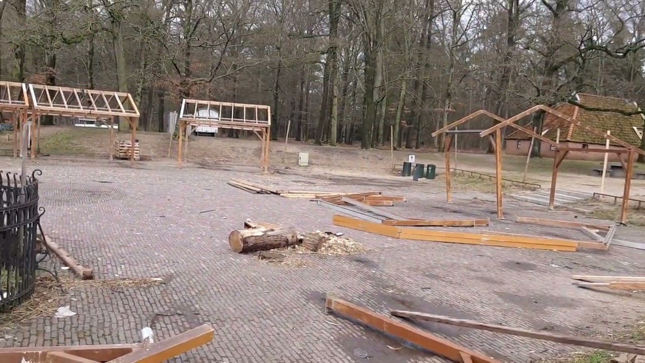Openluchtmuseum Arnhem opruimen na kerstmarkt