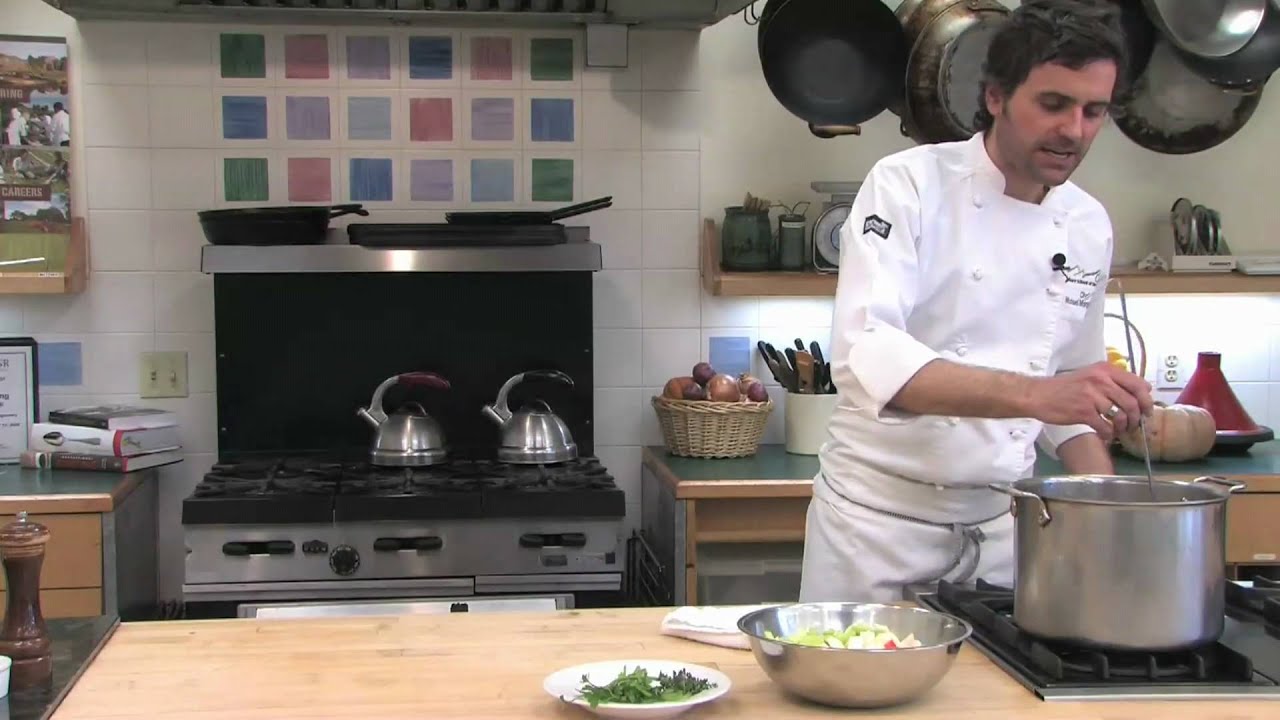 VIDEO: MAKING CHICKEN STOCK