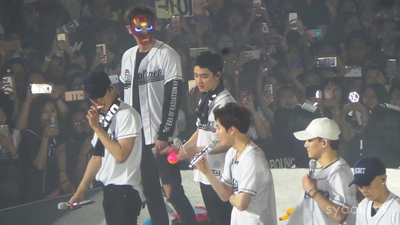 [FANCAM] 170226 EXOrDIUM in Manila - Ending Ment (Kyungsoo Focus)