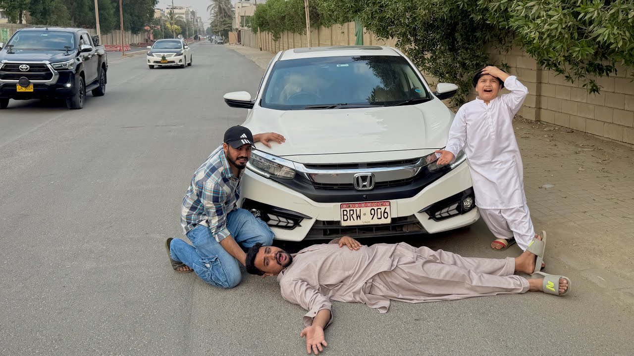Hamza ka Road Accident ho gaya 😳 || Ali husky dog ko sammander me le gaya 😳 ||