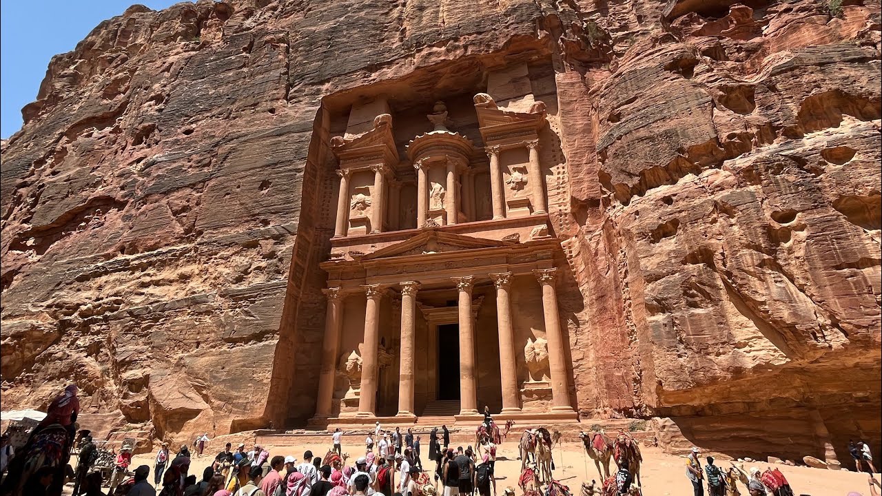 Petra : One of the 7 wonders of the world, Jordan!