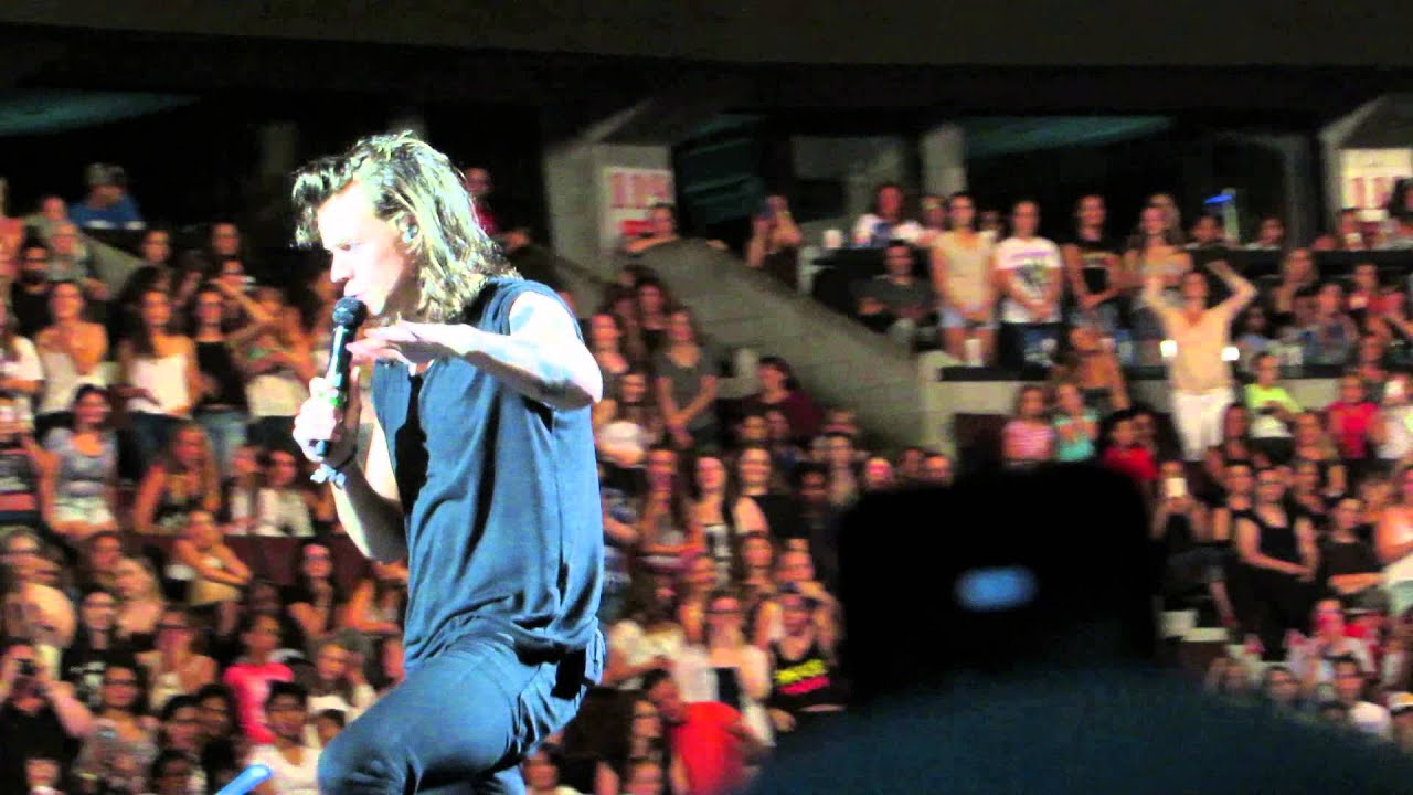 Harry calling out a parent on the phone - Ottawa