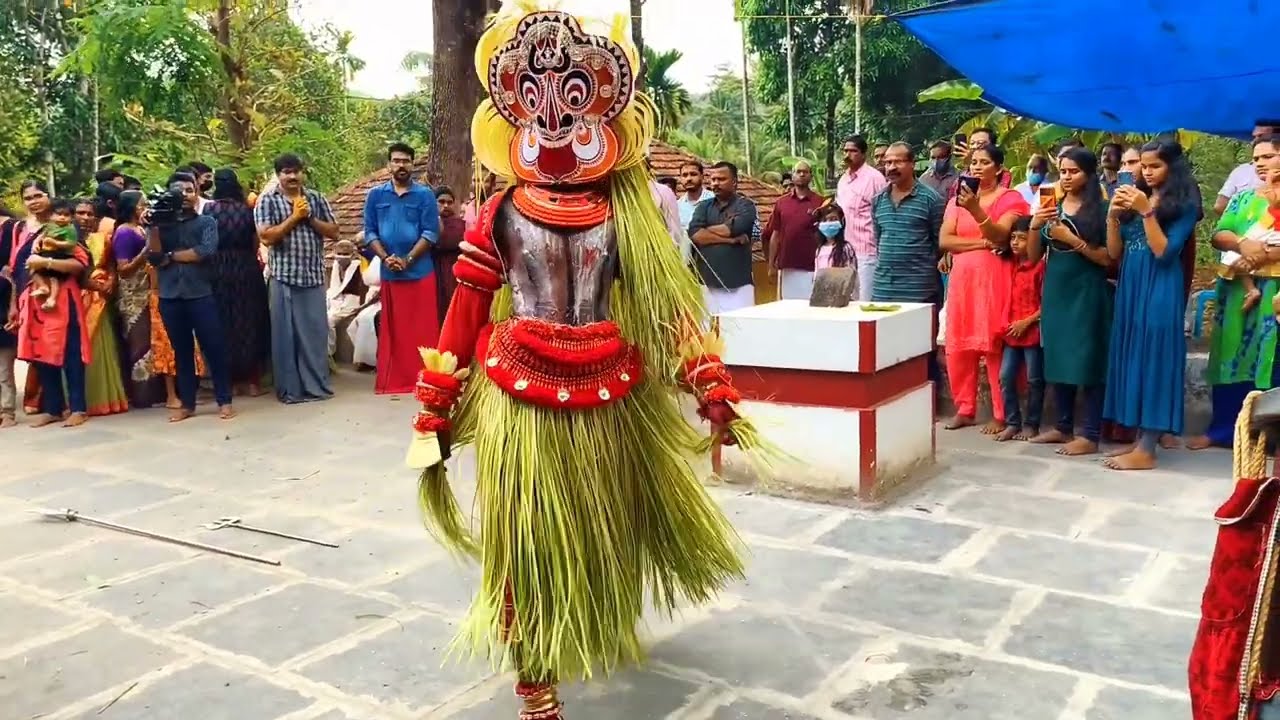 ഗുളികന്റെ പുറപ്പാട് | Dancing Gulikan Theyyam | Gulikan Theyyam Comedy
