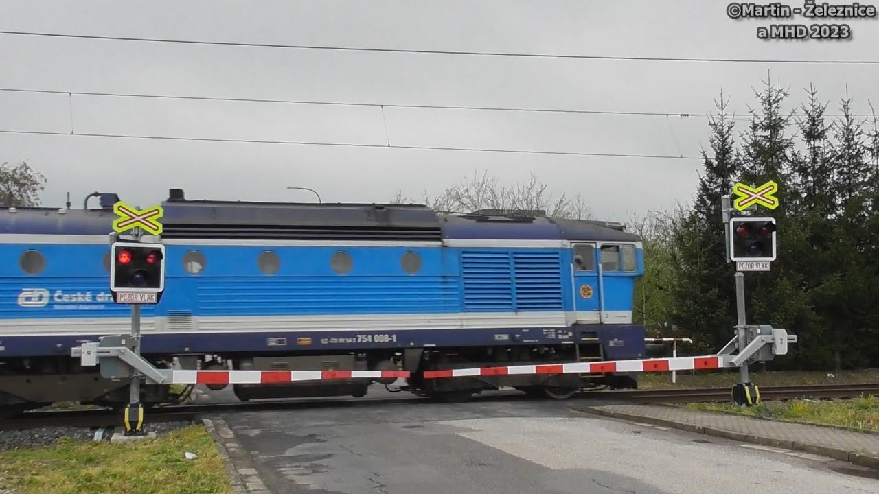železniční přejezd Černožice - P5224 / 29.04.2023 / Czech railroad crossing