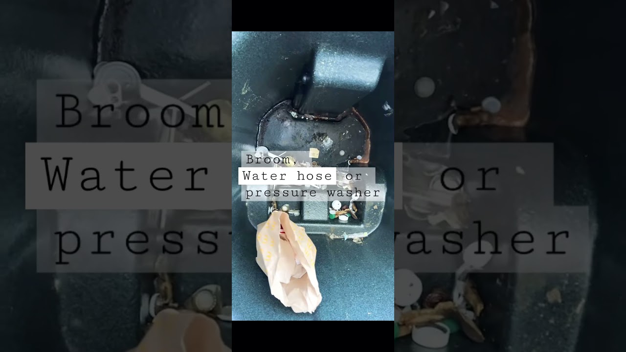 Easy Garbage can Cleaning 