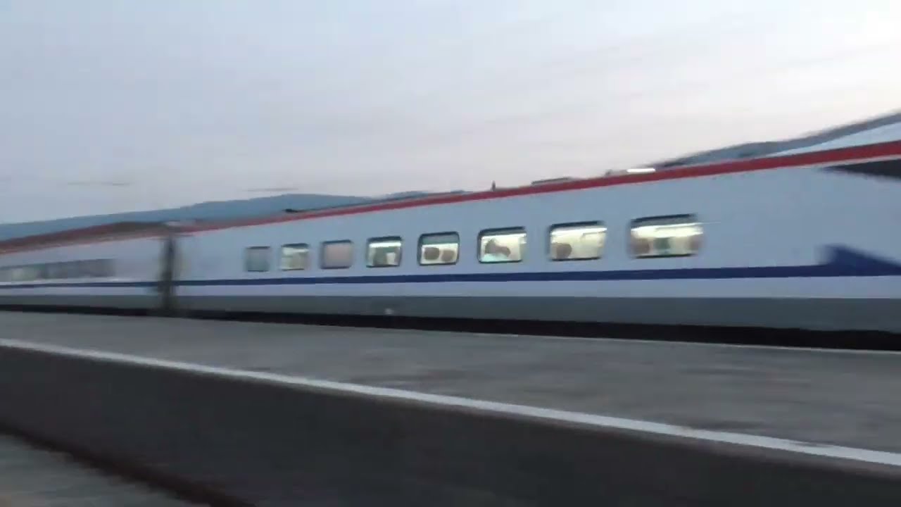 διέλευση τρένου ΕΤR 470 στο Λιτόχωρο (καλοκαίρι του 2022)