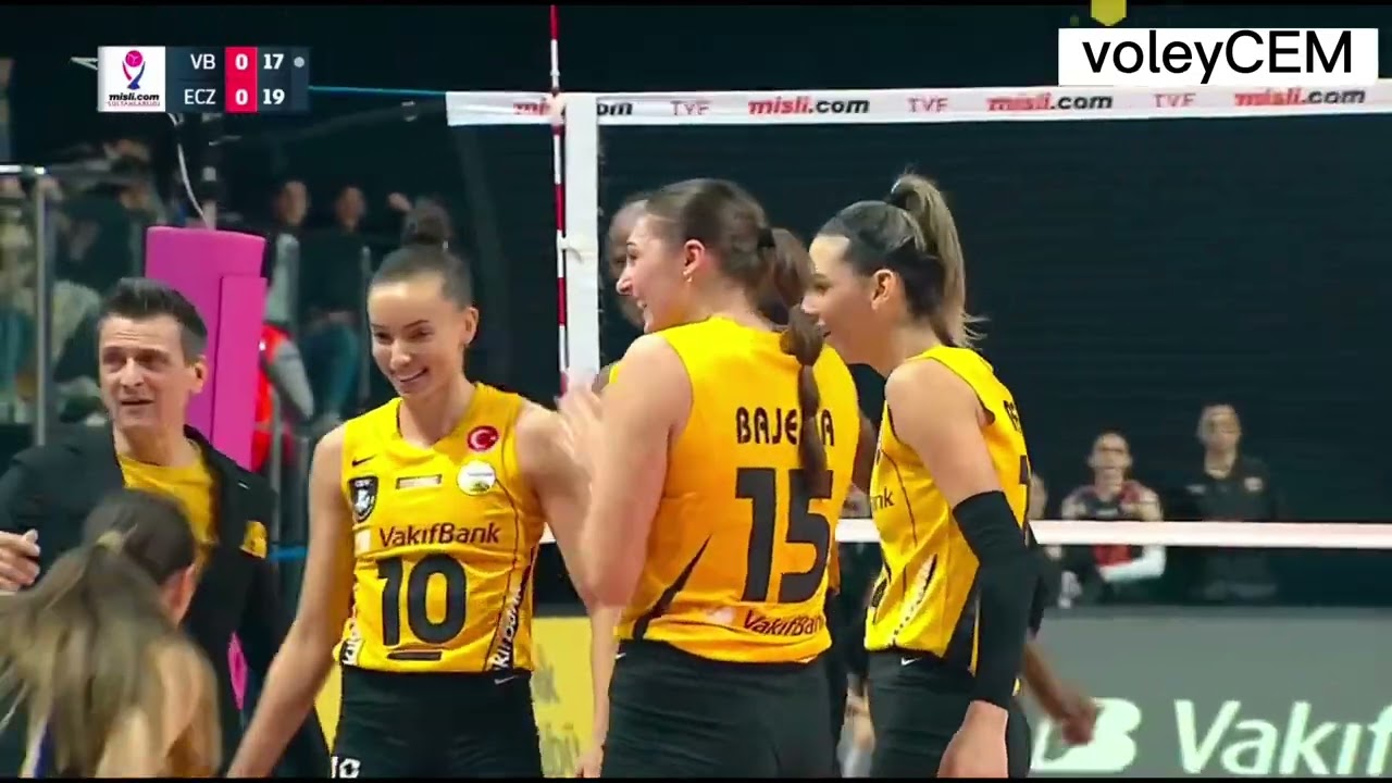 Zehra Güneş'ten Voronkova, Bošković ve Hande Baladın'a Blok (Vakıfbank-Eczacıbaşı, 04.03.2023)