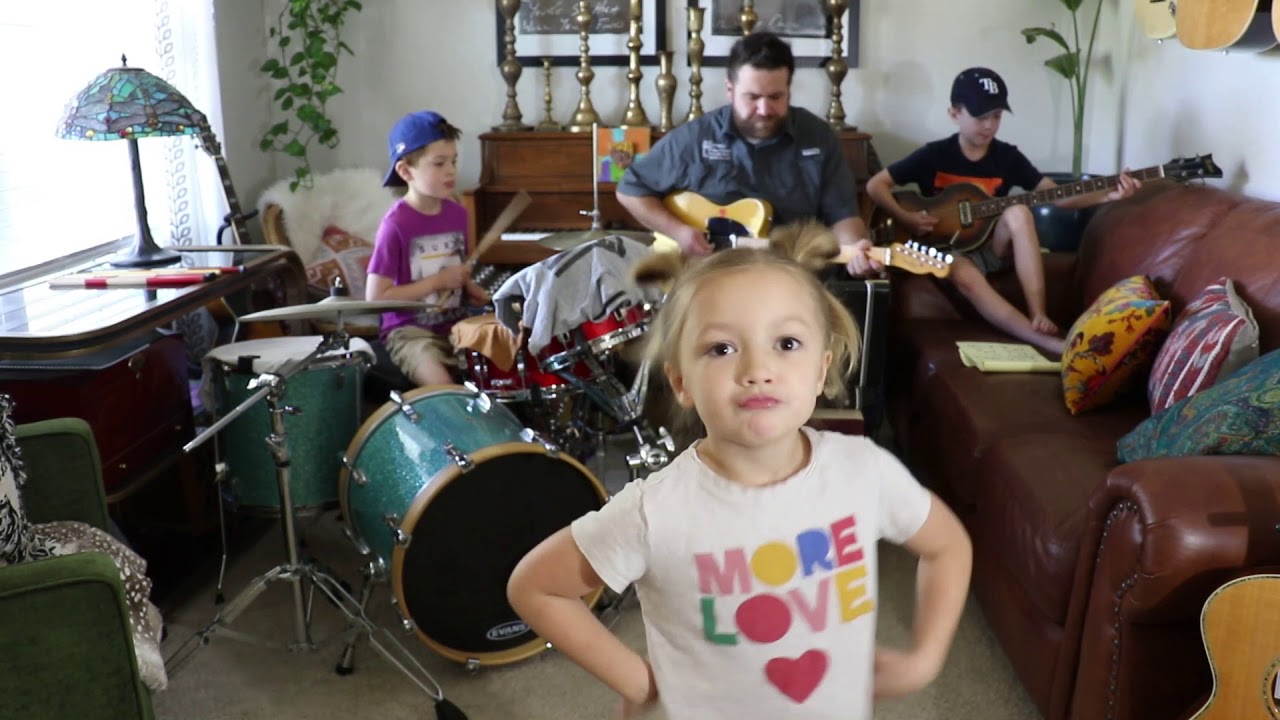 Colt Clark and the Quarantine Kids play 