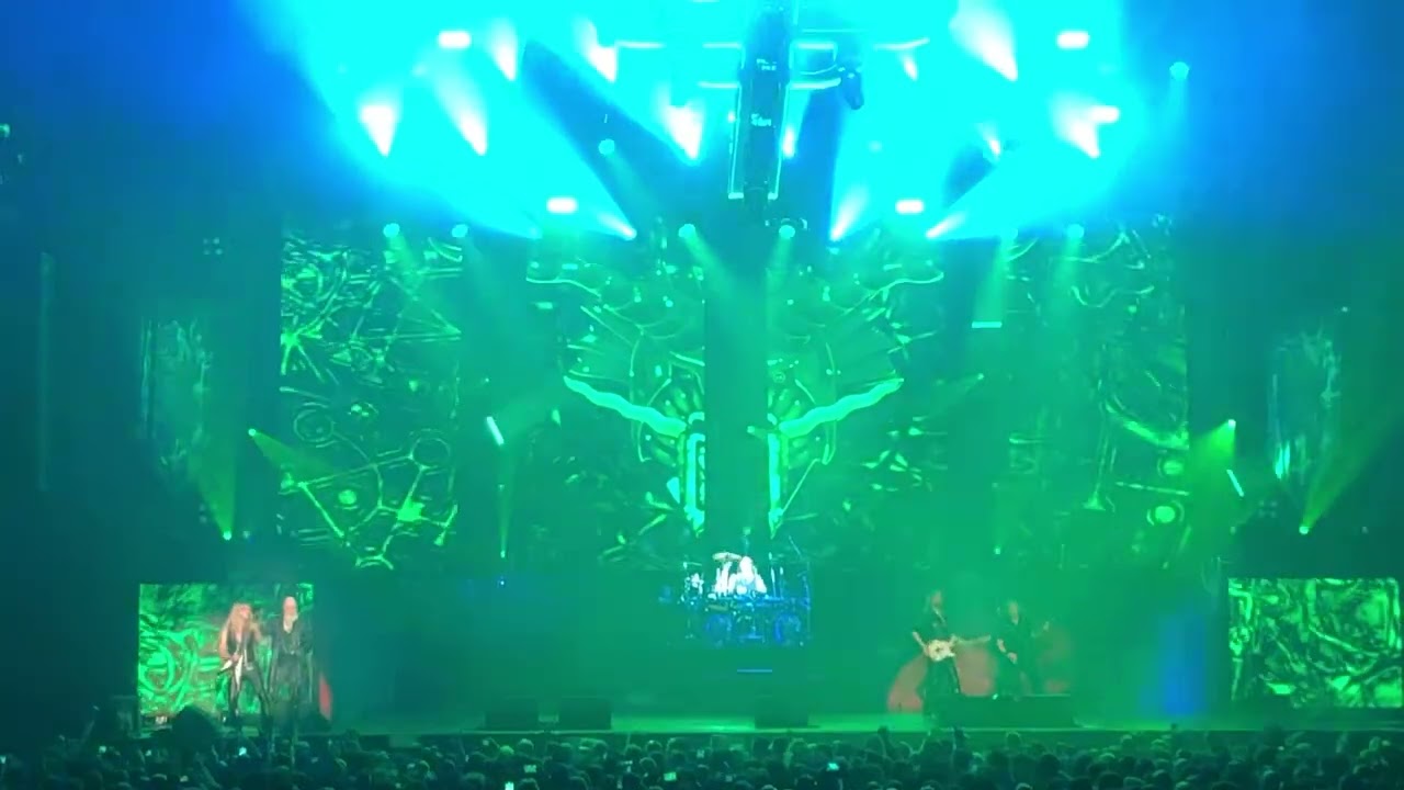 Judas Priest LIVE Amsterdam, The Green Manalishi ( with the two prong croon).