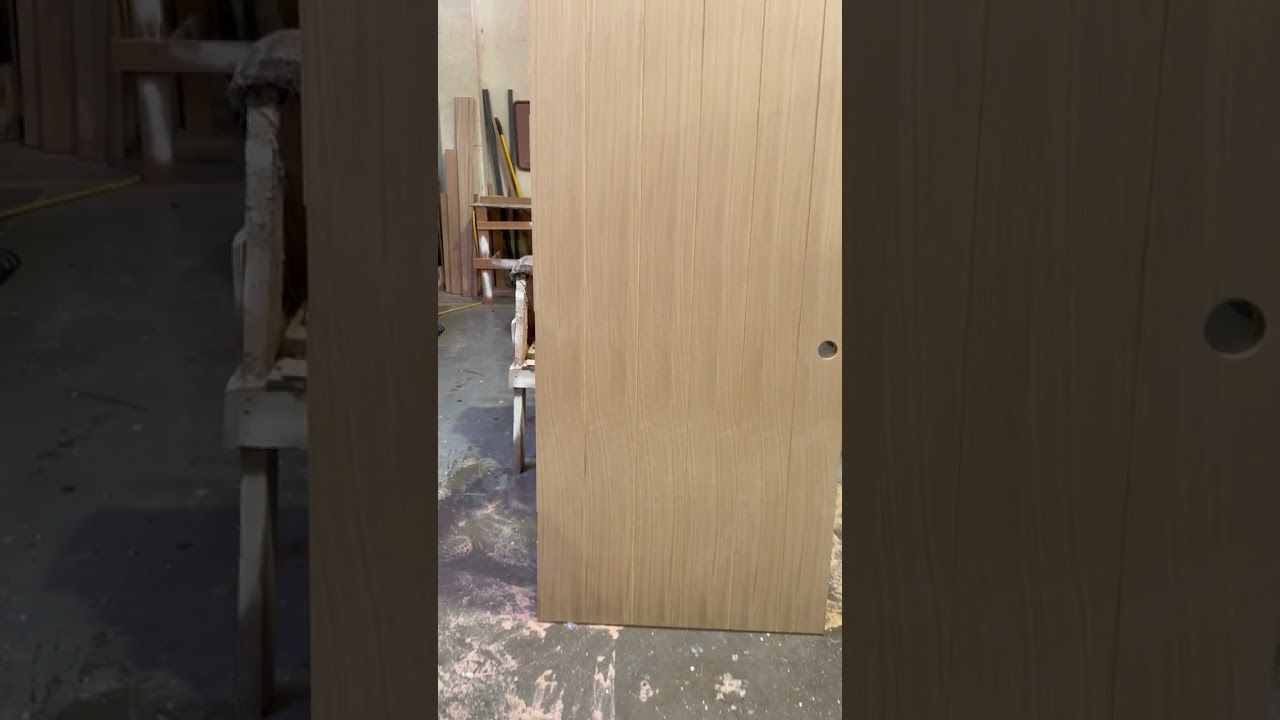 Largo - Modern White Oak Wood Interior Solid Door with Vertical Planks