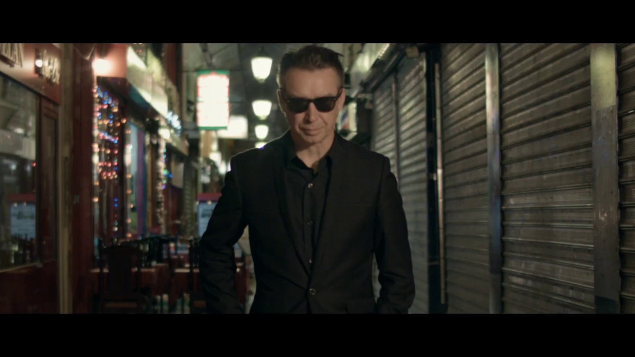 Frédéric Lo - Égaré dans la nuit (Clip Officiel)
