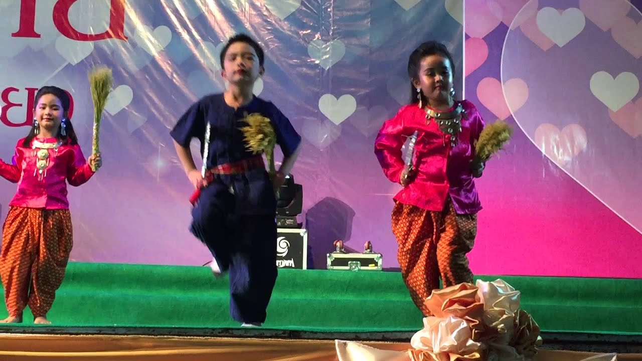 เพลงรำเกี่ยวข้าว ร้อยดวงใจเปรมฤทัยเป็นหนึ่งเดียว