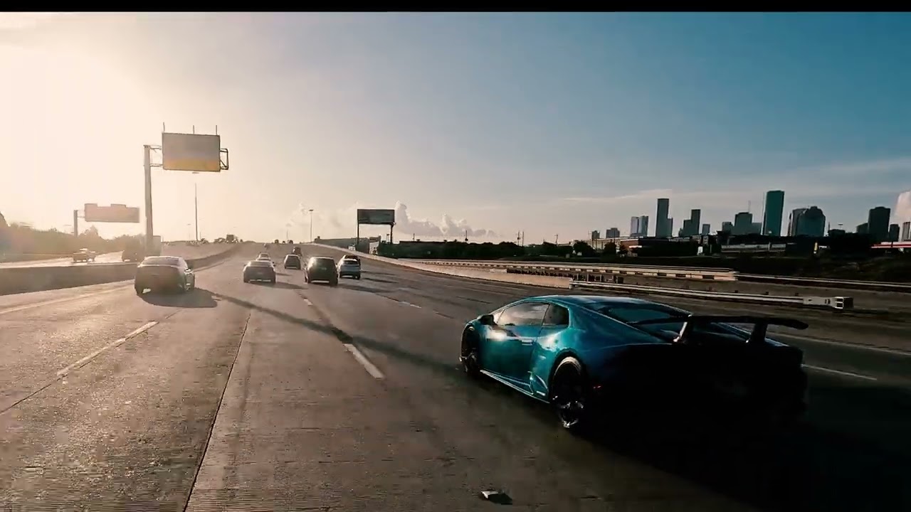 2022 Huracan EVO driving across Houston Texas
