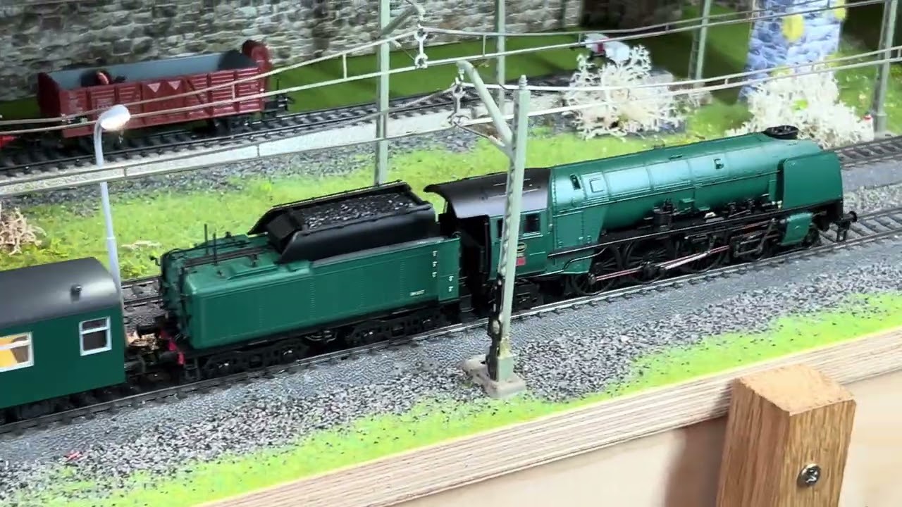 Märklin H0: Ebay Schnäppchen oder Flop E03, Fahrvideo E03, SNCB Reihe 1