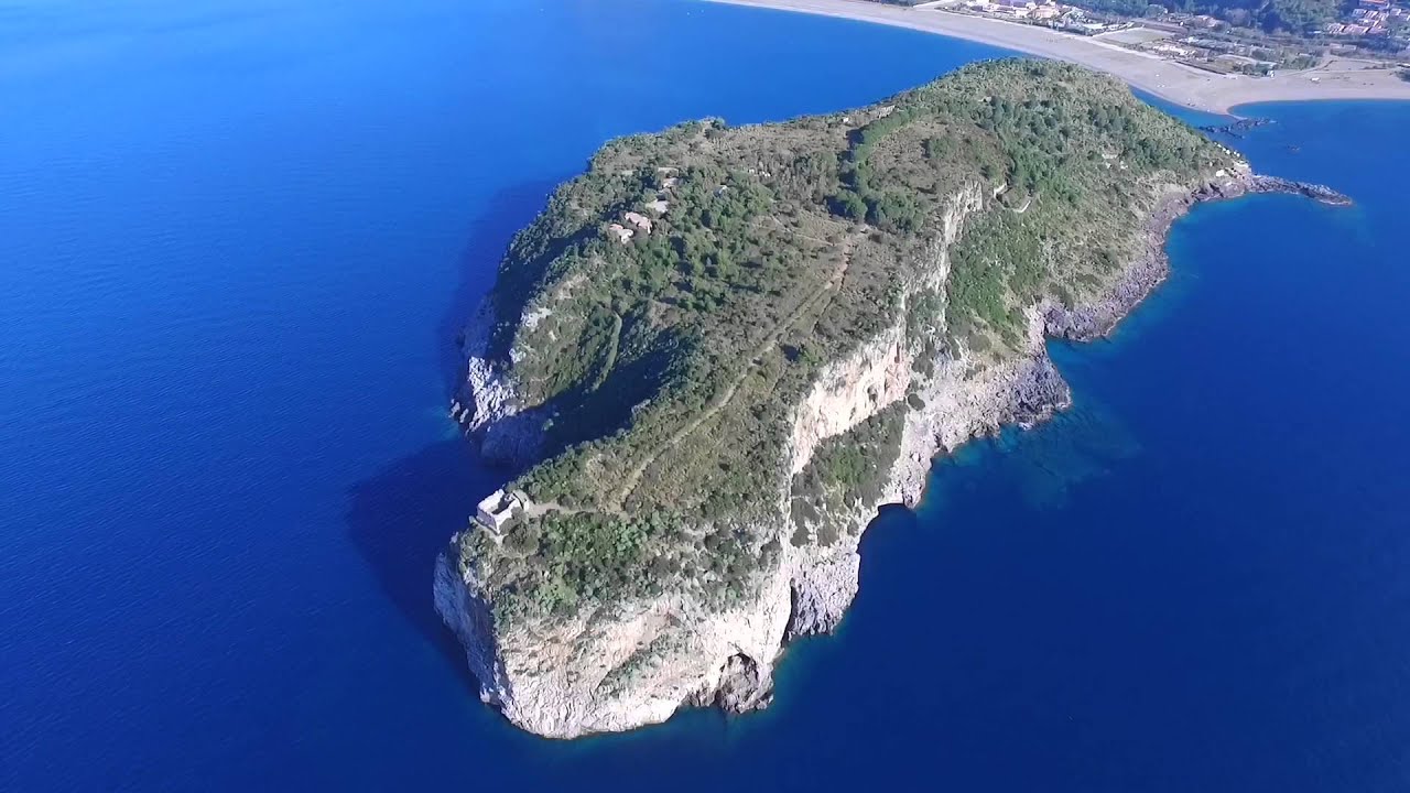 Isola Dino - Praia a mare (CS) Calabria Italia 🇮🇹 vista Drone 🛩 By Antonio Lobello uGesaru