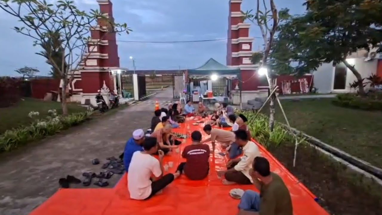 Berbagi Takjil dan Iftar Buka Puasa Bersama Cluster Vimala Citra Maja City 