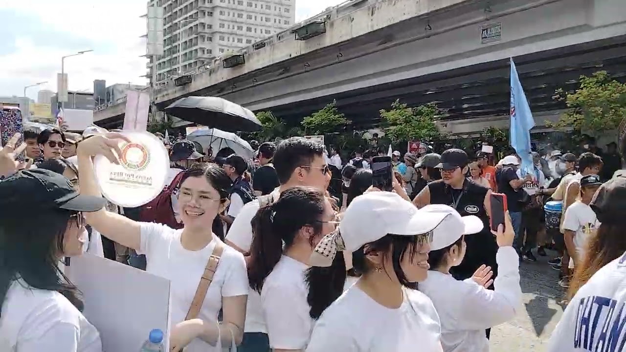Part 2 Commemoration of People Power Revolution at The Edsa People Monument 